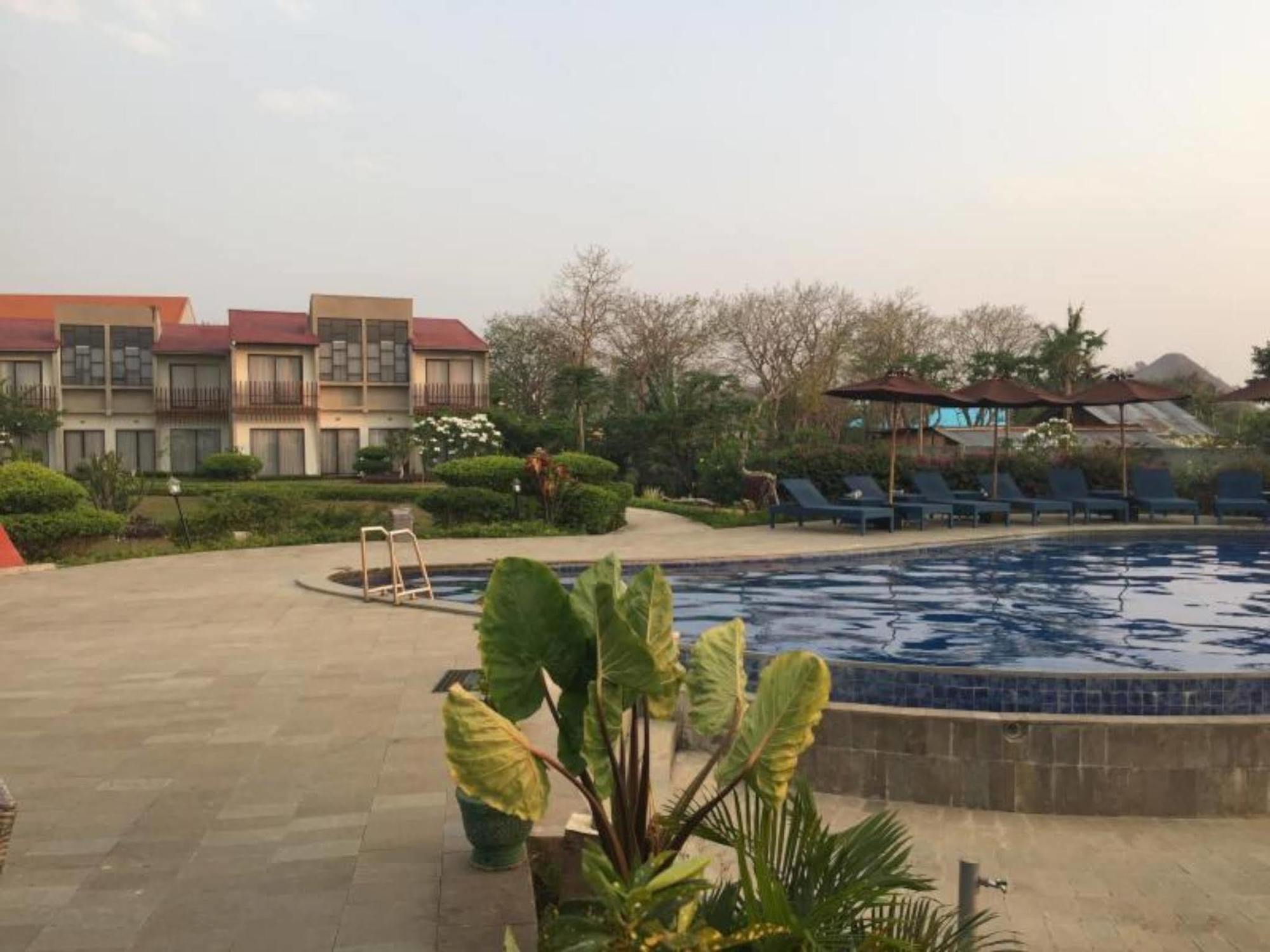 Luwansa Beach Resort Лабуан-Баджо Екстер'єр фото