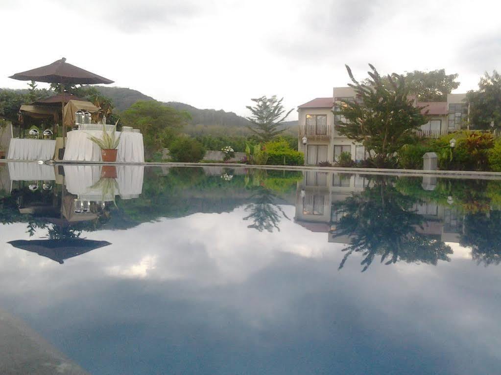 Luwansa Beach Resort Лабуан-Баджо Екстер'єр фото